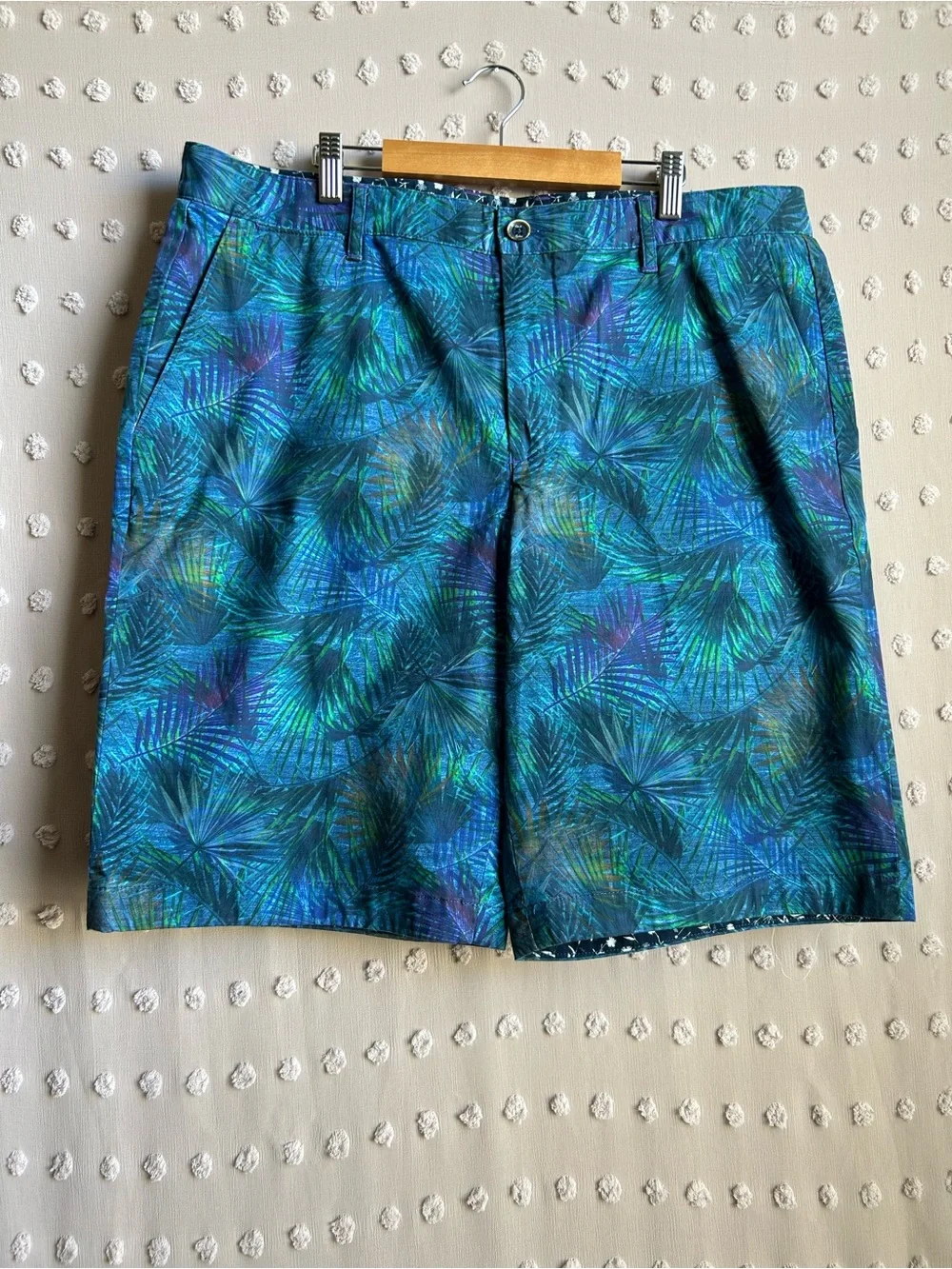 Robert Graham Classic Fit Patterned Chino Shorts Sz 36 Blue Leaf Pattern